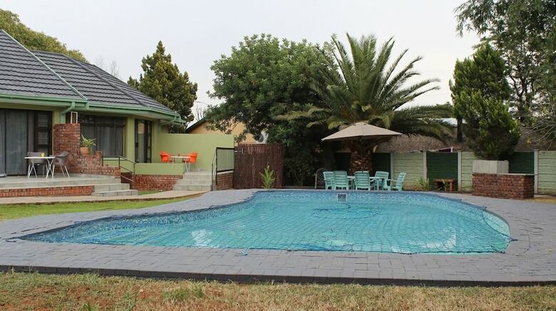 Hotel Unirift Guesthouse