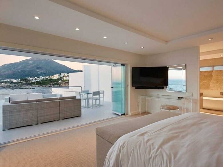 Beta Beach - Six Bedroom House, Sleeps 12