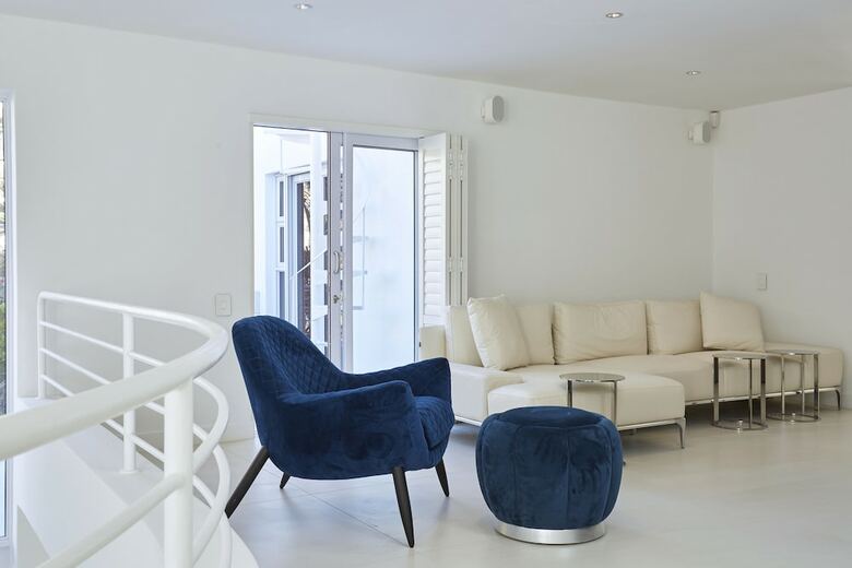 Beta Beach - Six Bedroom House, Sleeps 12