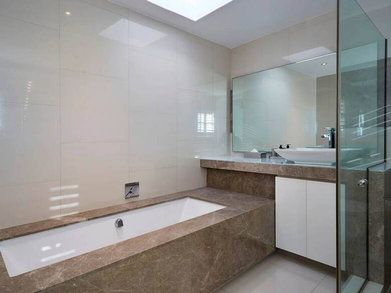 Beta Beach - Six Bedroom House, Sleeps 12