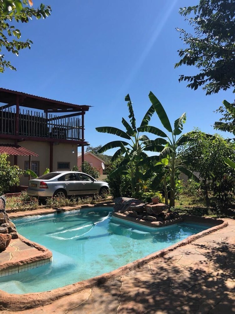 Hotel Lesoma Guest House