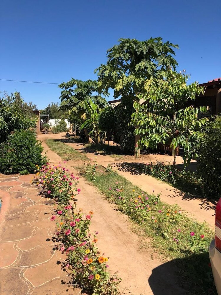 Hotel Lesoma Guest House