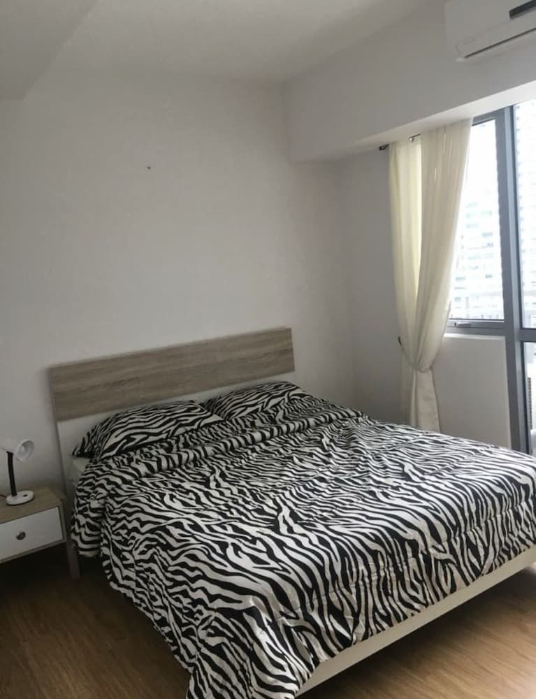 2 Bedroom Suite By Nezpril @ Acqua Residence Manila