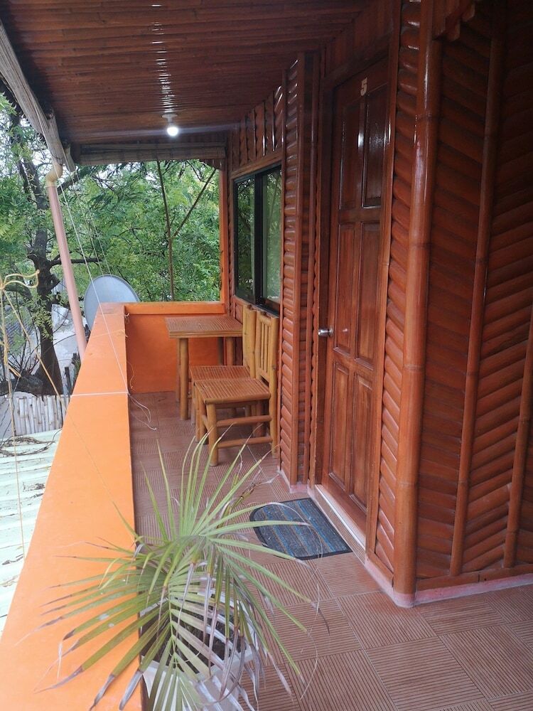 Hotel Guanna's Place Room And Resto Bar