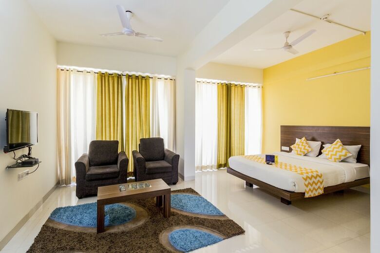Fabhotel Iwe Studio Yelahanka