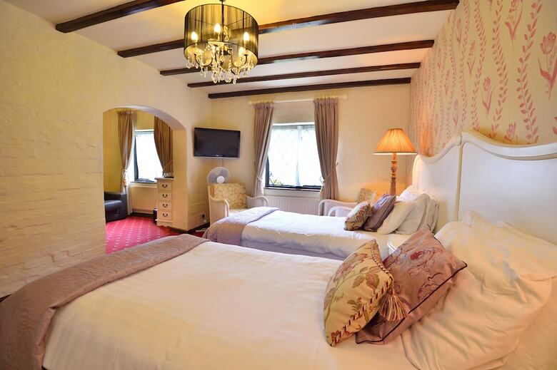 Posada The Roundabout Hotel