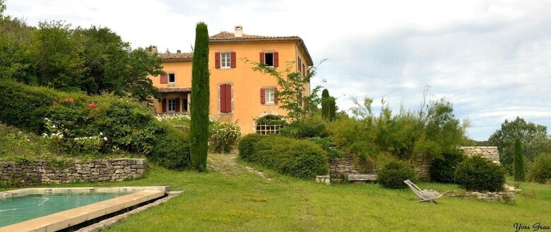 La Bastide Des Magnans B&b, Lacoste
