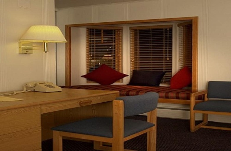 Hotel St. Moritz Lodge & Condominiums
