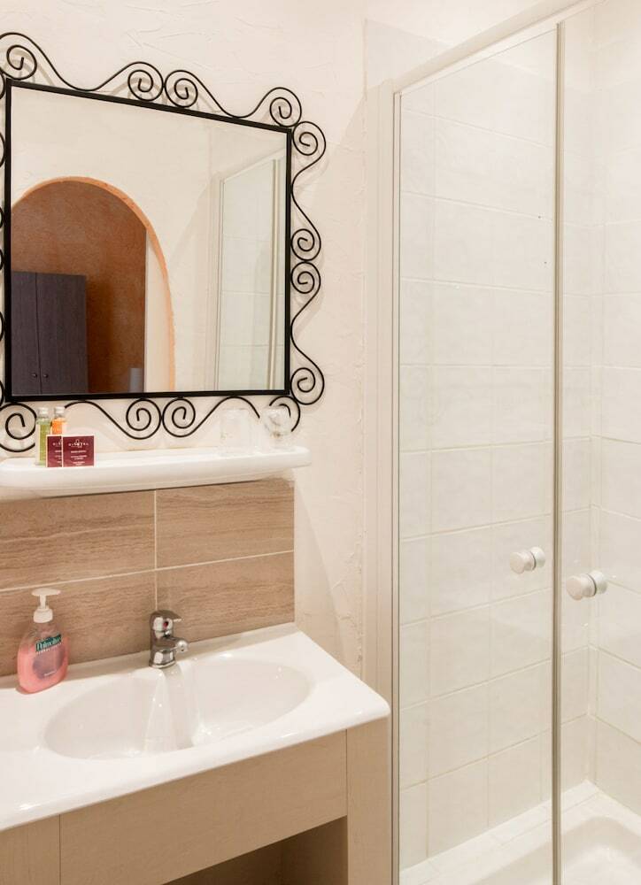 Hotel H�tel C�t� Patio