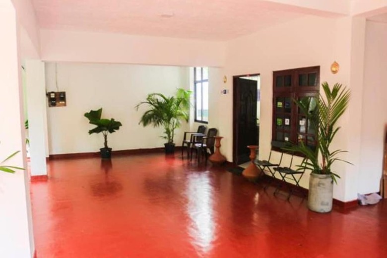 Hotel Yoho Travellers Residence