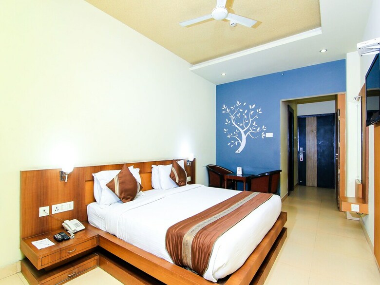Oyo 2136 Hotel The Continental