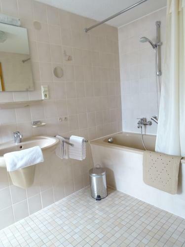 Hostal Pension Haus Hubertus
