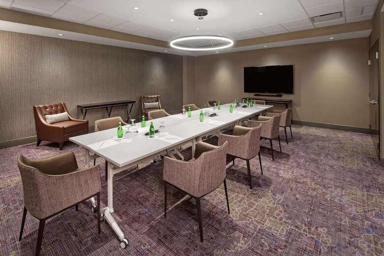 Hotel Doubletree By Hilton Halifax Dartmouth