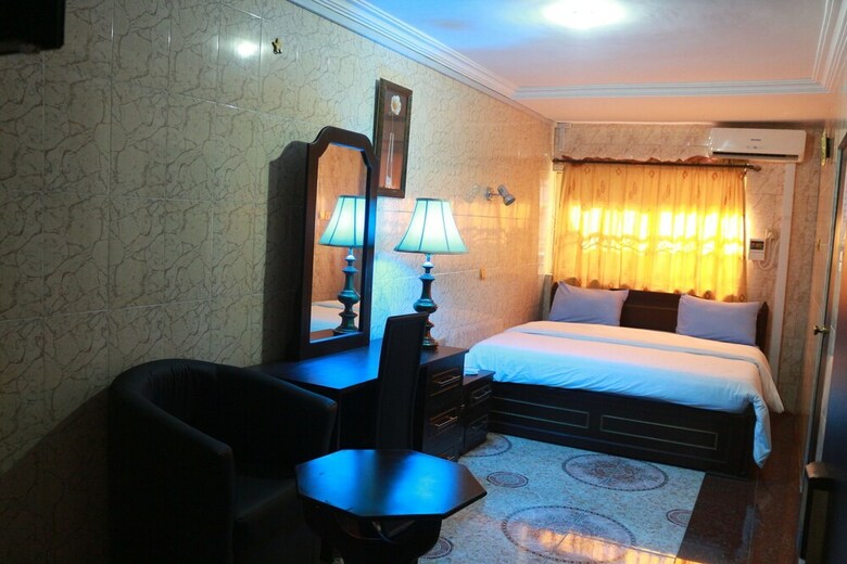Cute Villa Hotel And Suites