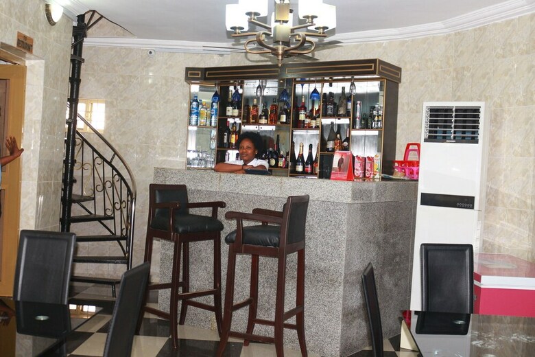 Cute Villa Hotel And Suites