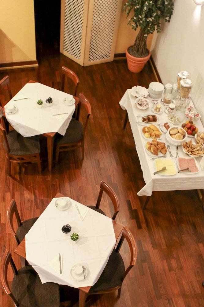 Jos� Est�v�o Hotel