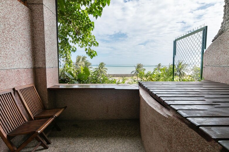 Bed & Breakfast Pasa Beach Resort