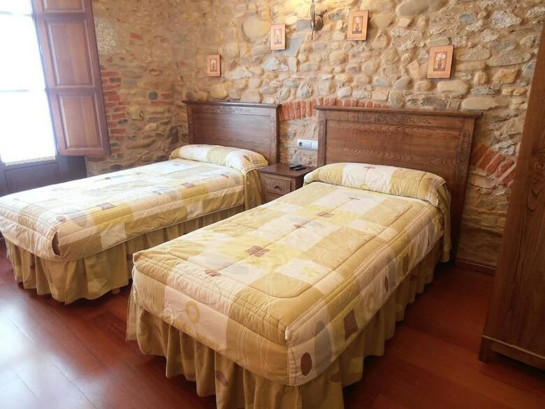 Hostal Virgen De La Encina
