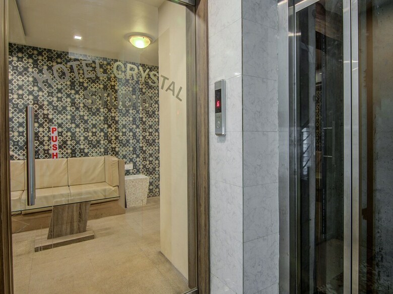 Hotel Oyo 3511 Crystal Studio