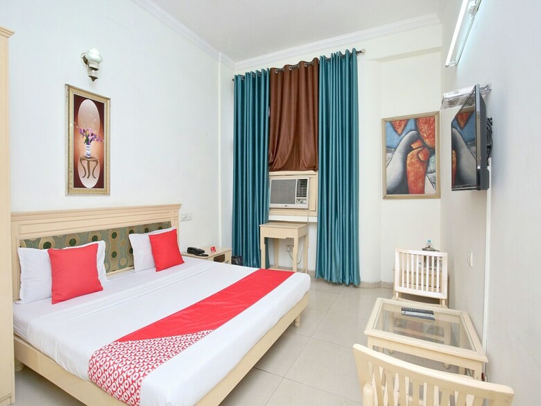 Oyo 14324 Hotel Towns Pride