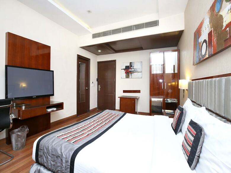 Oyo 15134 Hotel Downtown