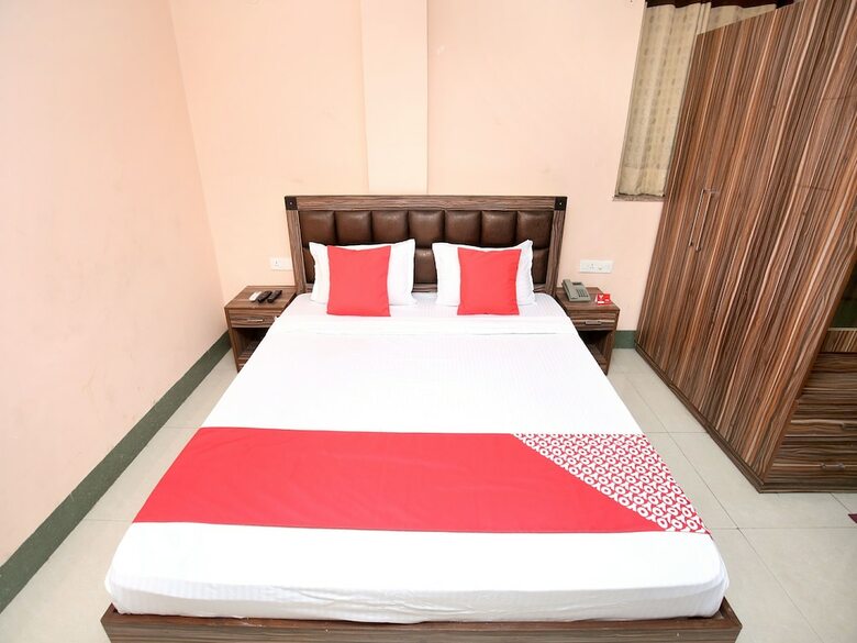 Oyo 15030 Hotel Ess Pee Grand