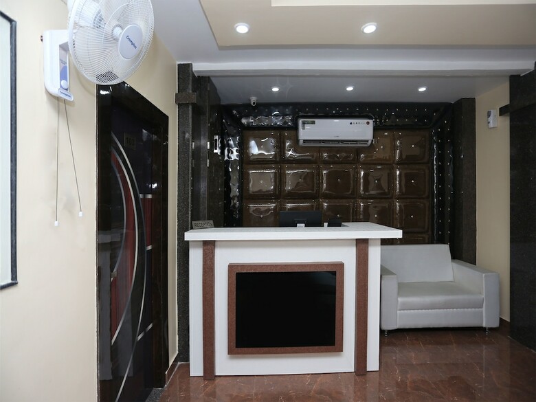 Oyo 15530 Hotel G S Residency