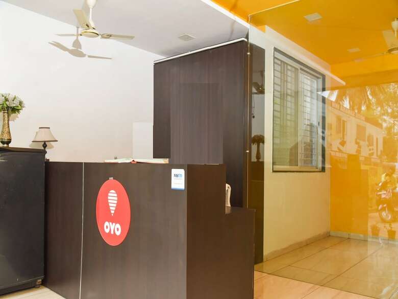 Oyo 12854 Hotel Sahara Inn