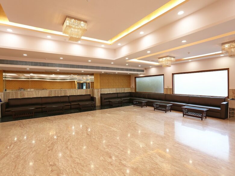 Hotel Oyo 9377 Prakash Continental