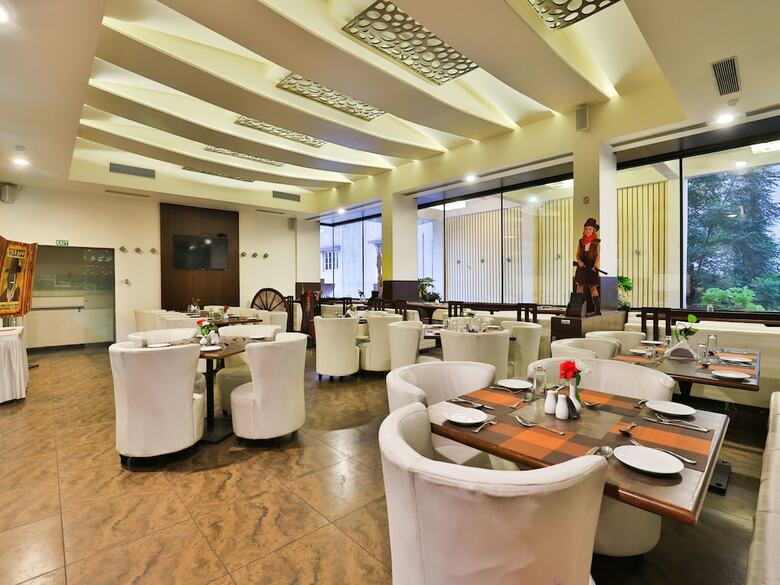 Aparthotel Oyo 13479 Hotel Grand Nakshatra