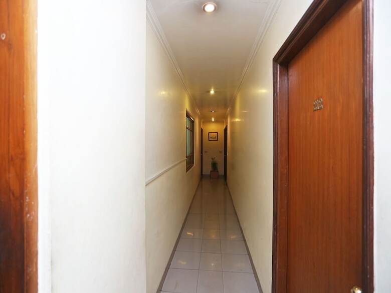 Hotel Oyo 3499 Tekarees Inn