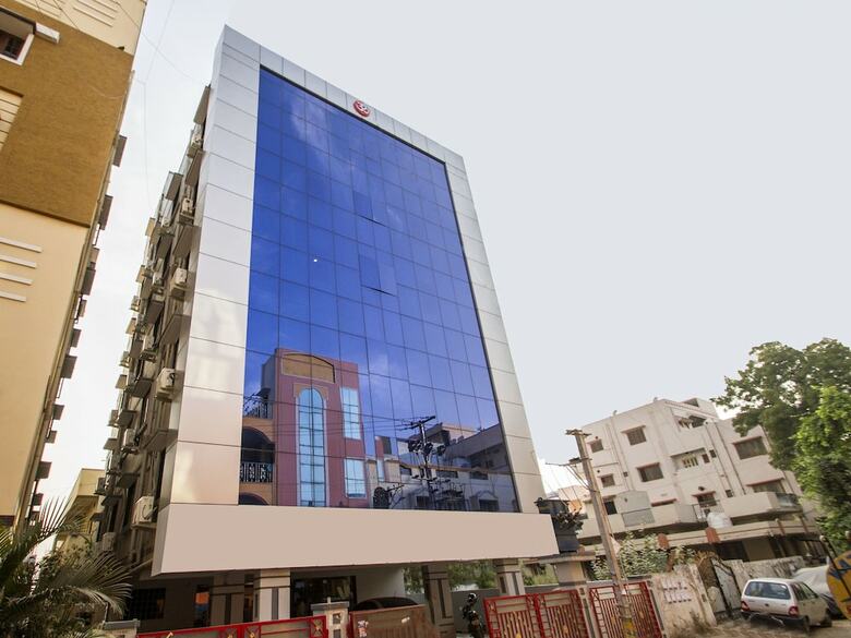Hotel Oyo 10270 Ss Residency