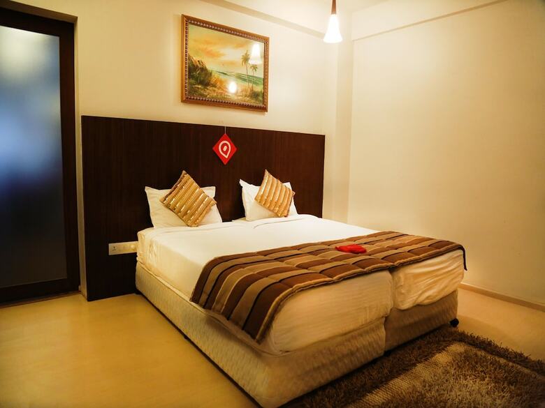 Oyo 11219 Hotel Corporate Stay