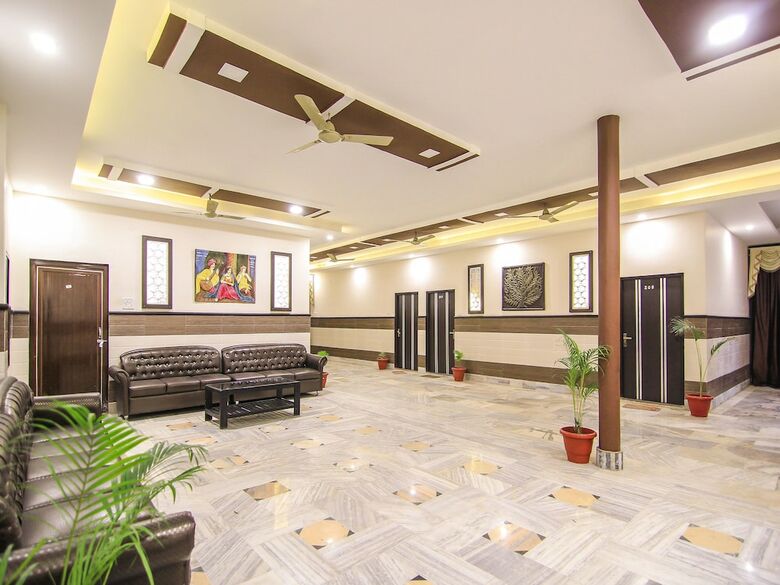 Oyo 12244 Hotel Jk Palace