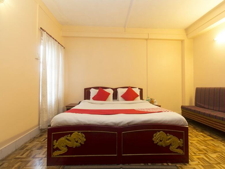 Oyo 12192 Hotel Polok