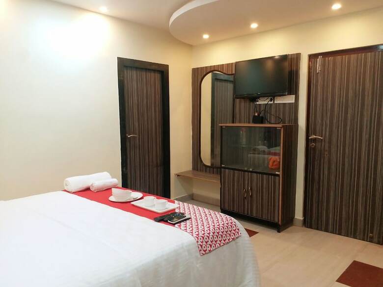 Hotel Oyo 12812 Four Seasons Villa