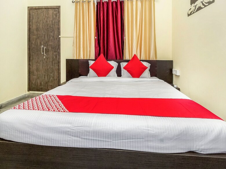 Oyo 12960 Hotel Adrija