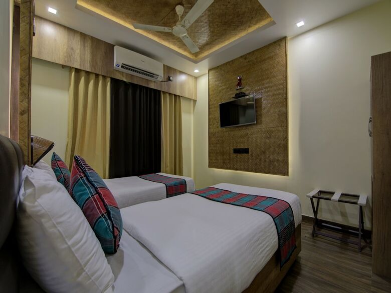 Oyo 13599 Hotel Venkatesh Regency
