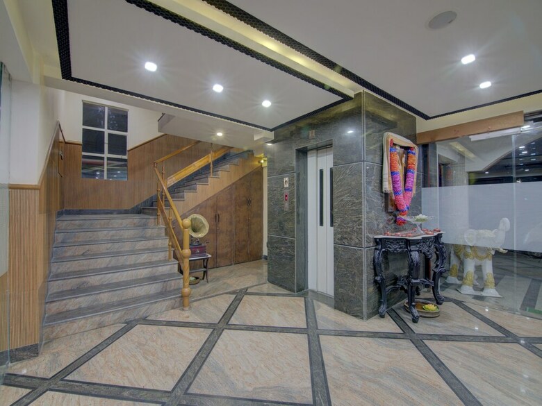Oyo 13599 Hotel Venkatesh Regency