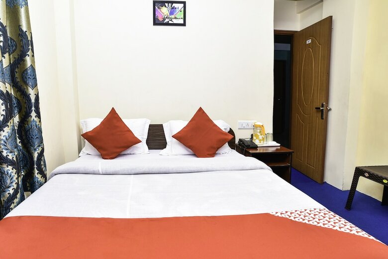 Hotel Oyo 13580 The Queenz