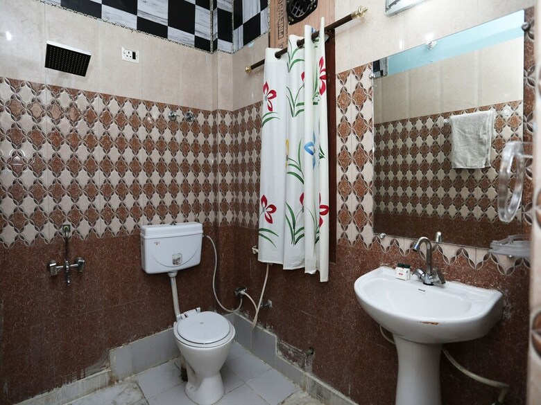 Hotel Oyo 270 Home Stay Inn