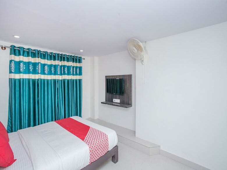 Hotel Oyo 13594 Mathrushree Residency