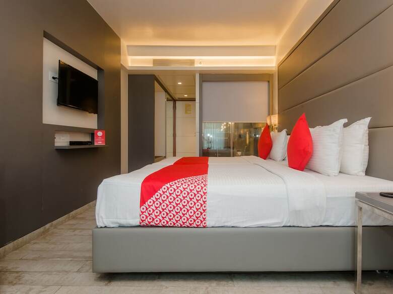 Oyo 13905 Hotel Grand Mookambika