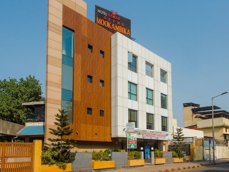 Oyo 13905 Hotel Grand Mookambika