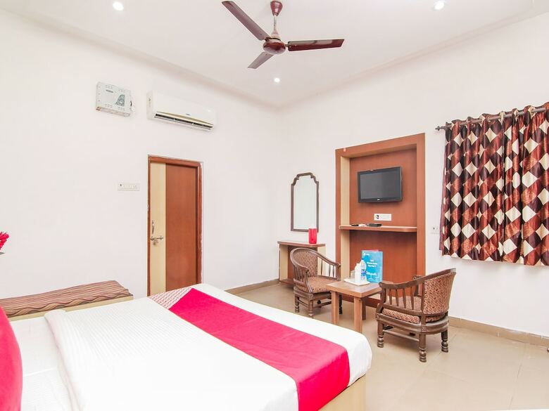 Hotel Oyo 13097 Prayag Holidays