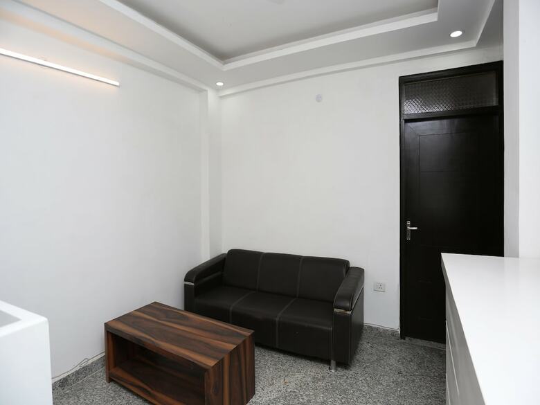 Hotel Oyo 11953 Galaxy Residency