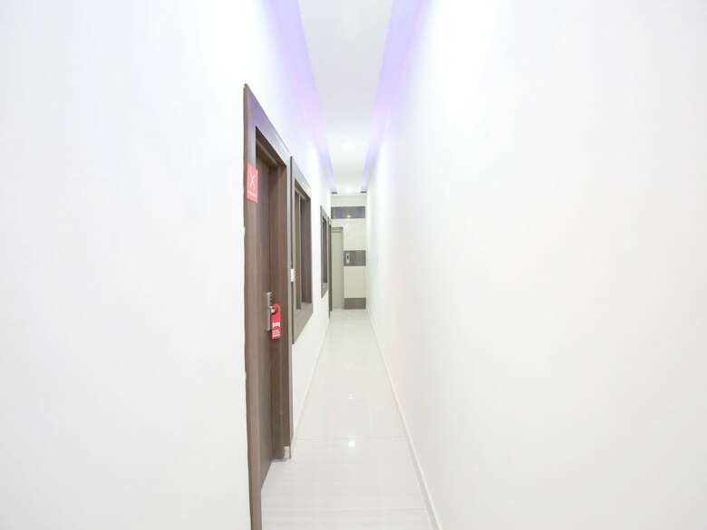 Oyo 11034 Hotel Jd Plaza