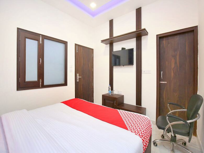 Oyo 11034 Hotel Jd Plaza