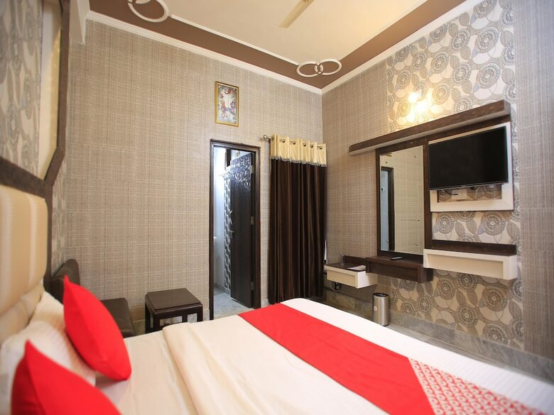 Oyo 12842 Hotel Sumit Lodge