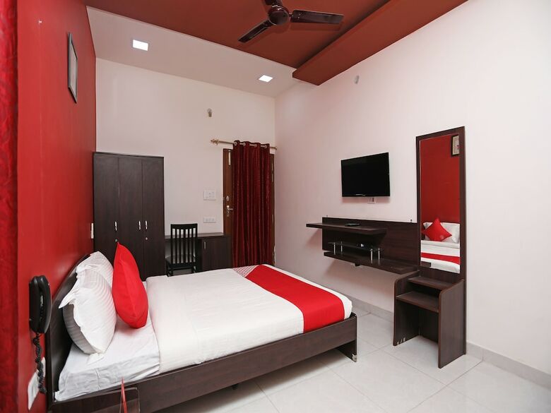 Oyo 13493 Hotel Vridhi Inn